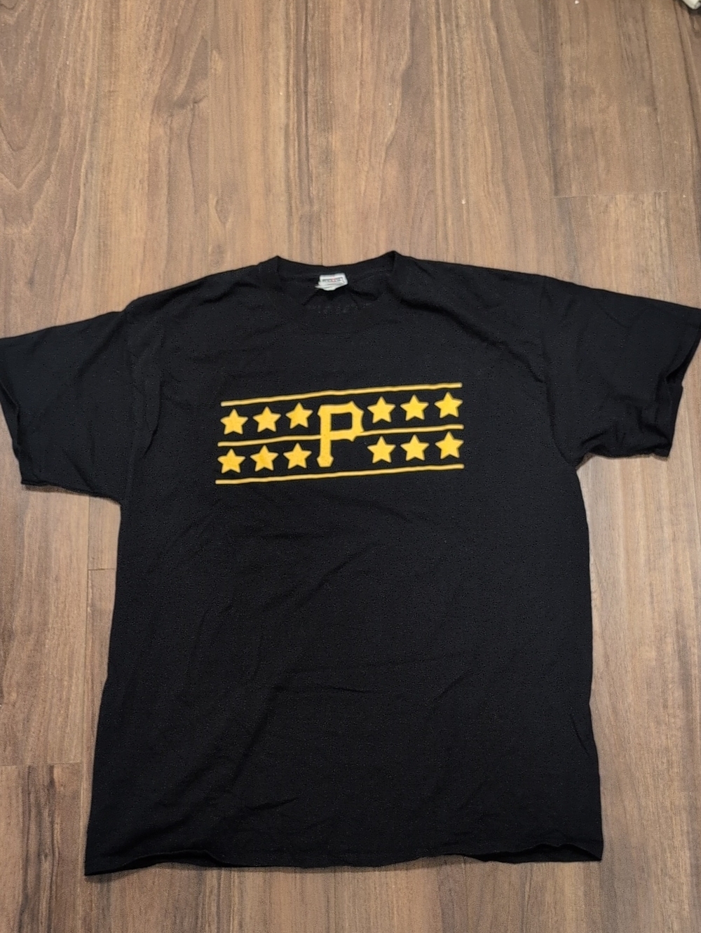 Pittsburgh Pirates Baseball Blacl T-Shirt with Yellow Star Stripe and Logo